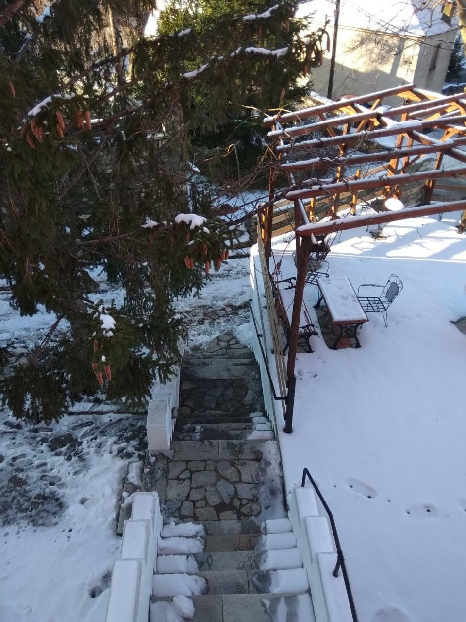 Karavos Hotel 波尔塔里亚 外观 照片