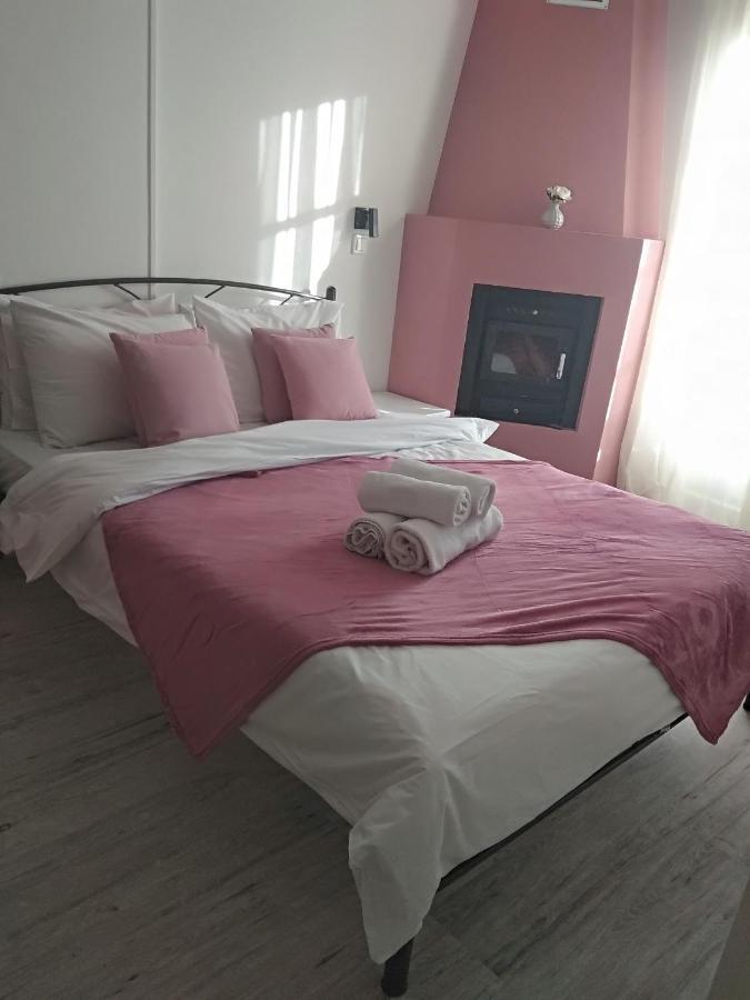 Karavos Hotel 波尔塔里亚 外观 照片
