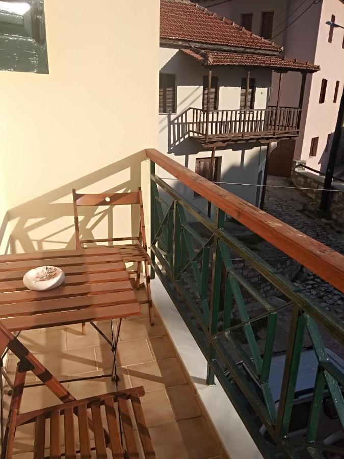 Karavos Hotel 波尔塔里亚 外观 照片