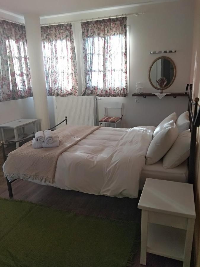 Karavos Hotel 波尔塔里亚 外观 照片