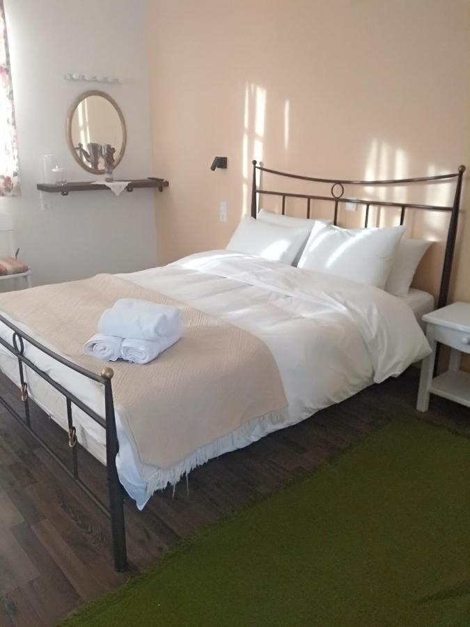 Karavos Hotel 波尔塔里亚 外观 照片